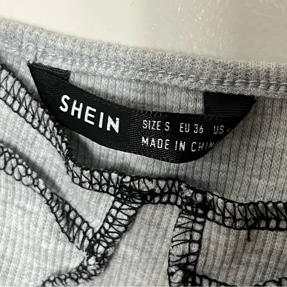 No tag on, great condition, never worn just tried it on.